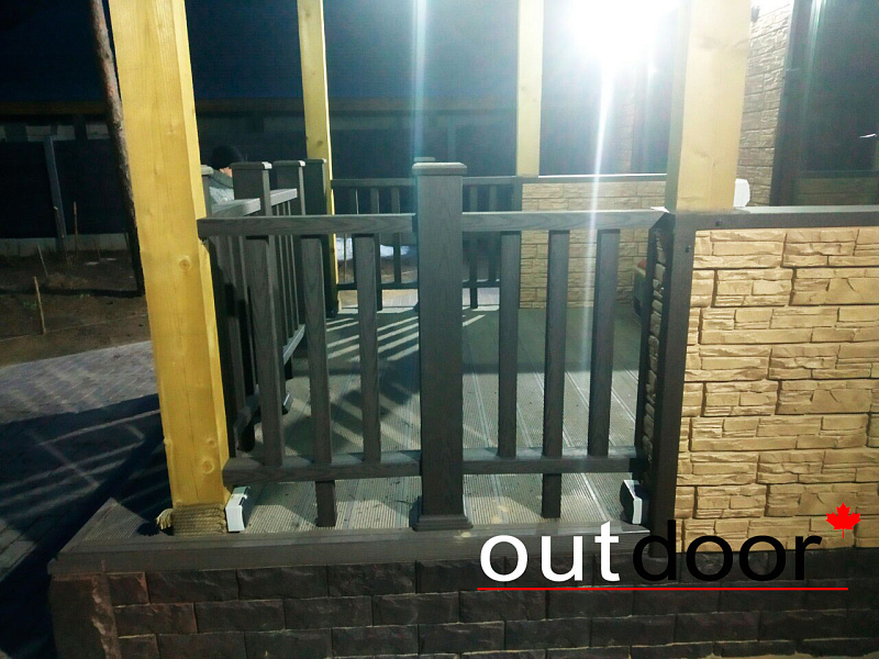 Ограждения из ДПК Outdoor для крыльца дома