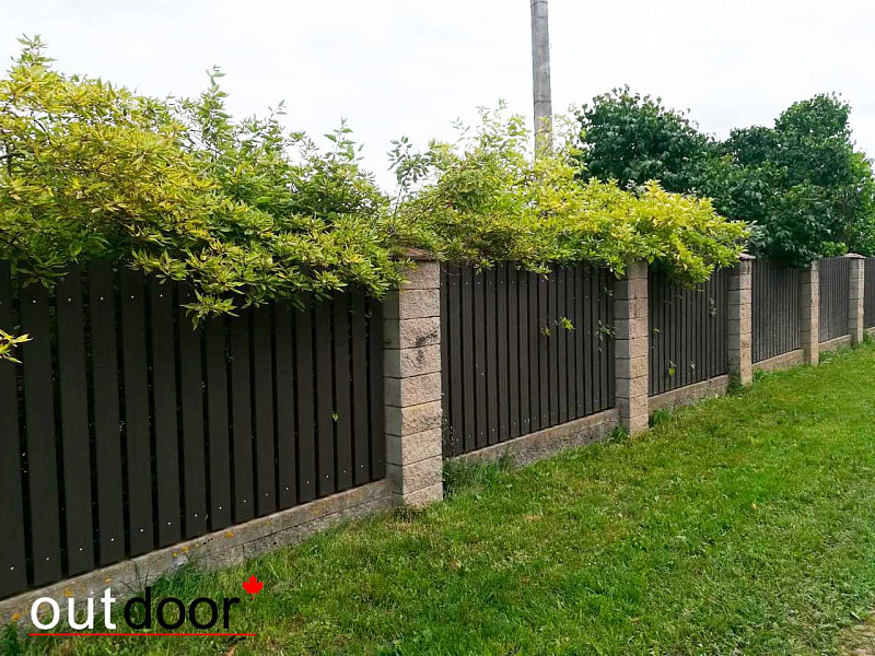 Забор из доски ДПК Outdoor с текстурой дерева