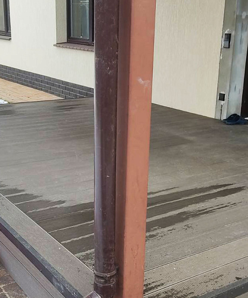 Крытая терраса со ступенями из ДПК Outdoor