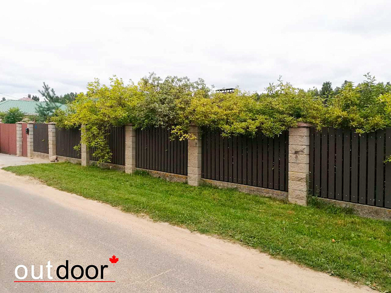 Забор из доски ДПК Outdoor с текстурой дерева