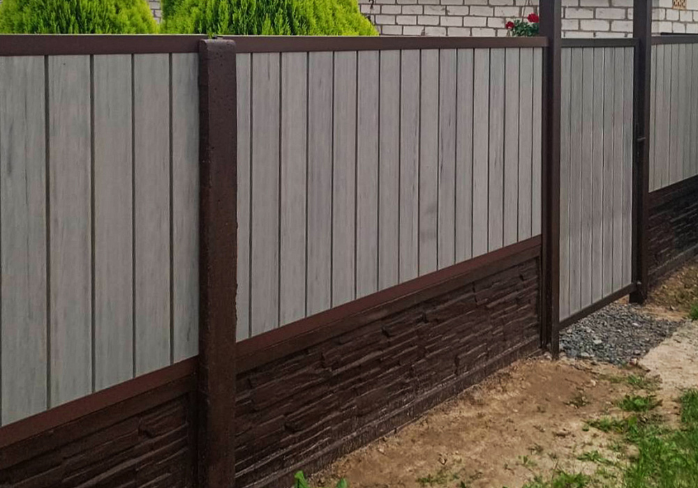 Забор из ДПК на загородном участке