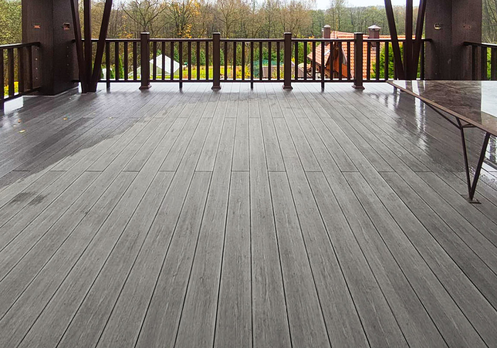 Терраса с ограждениями из ДПК