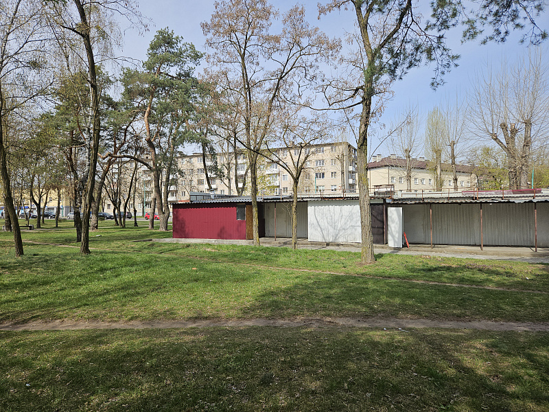 Оформление фасадов парка ларьков