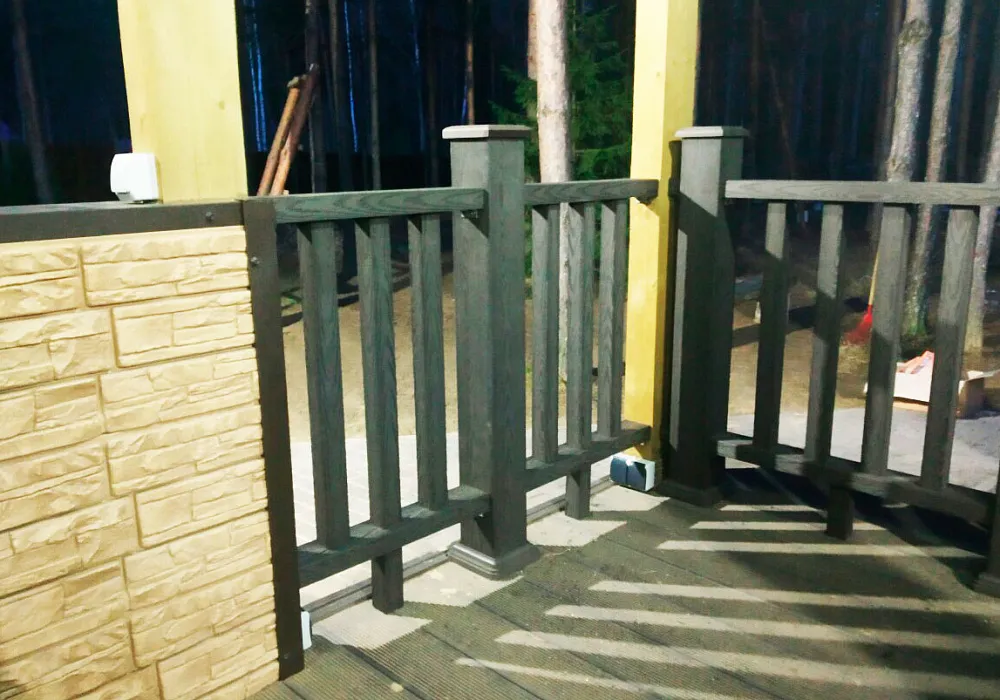 Ограждения из ДПК Outdoor для крыльца дома Ограждения из ДПК Outdoor для крыльца дома