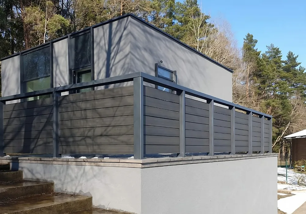 Ограждение из универсальной доски Ограждение из универсальной доски