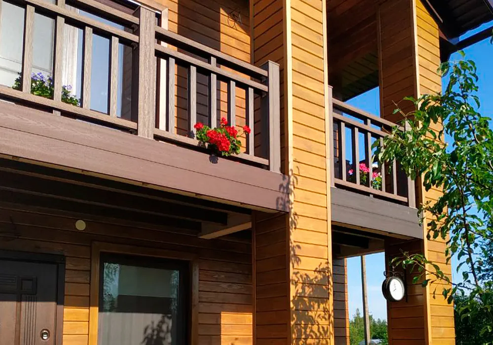 Ограждения на балконе второго этажа частного дома. Ограждения на балконе второго этажа частного дома.