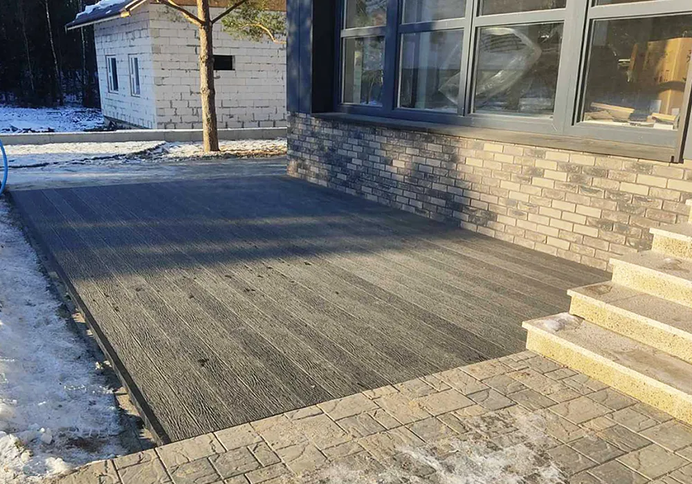 Открытая терраса на регулируемых опорах. Открытая терраса на регулируемых опорах.