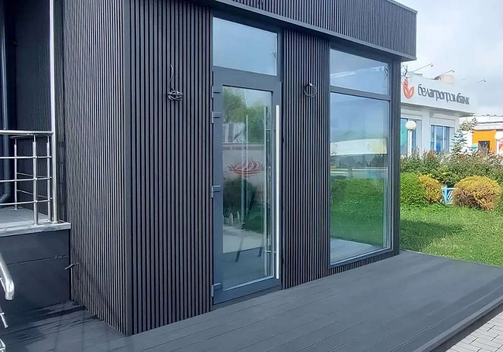 Фасад и терраса кафе Фасад и терраса кафе