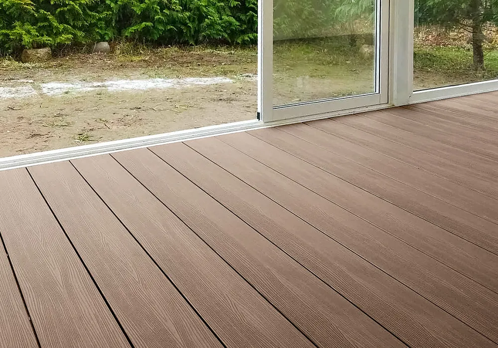 Настил крытой террасы частного дома Настил крытой террасы частного дома