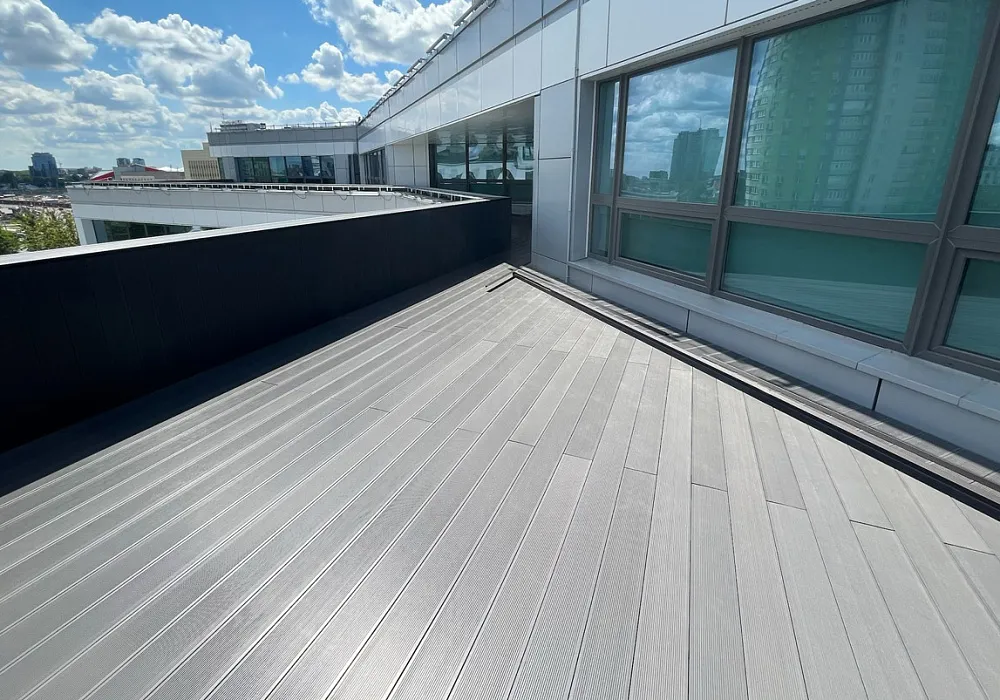 Эксплуатируемая кровля в жилом комплексе Эксплуатируемая кровля в жилом комплексе