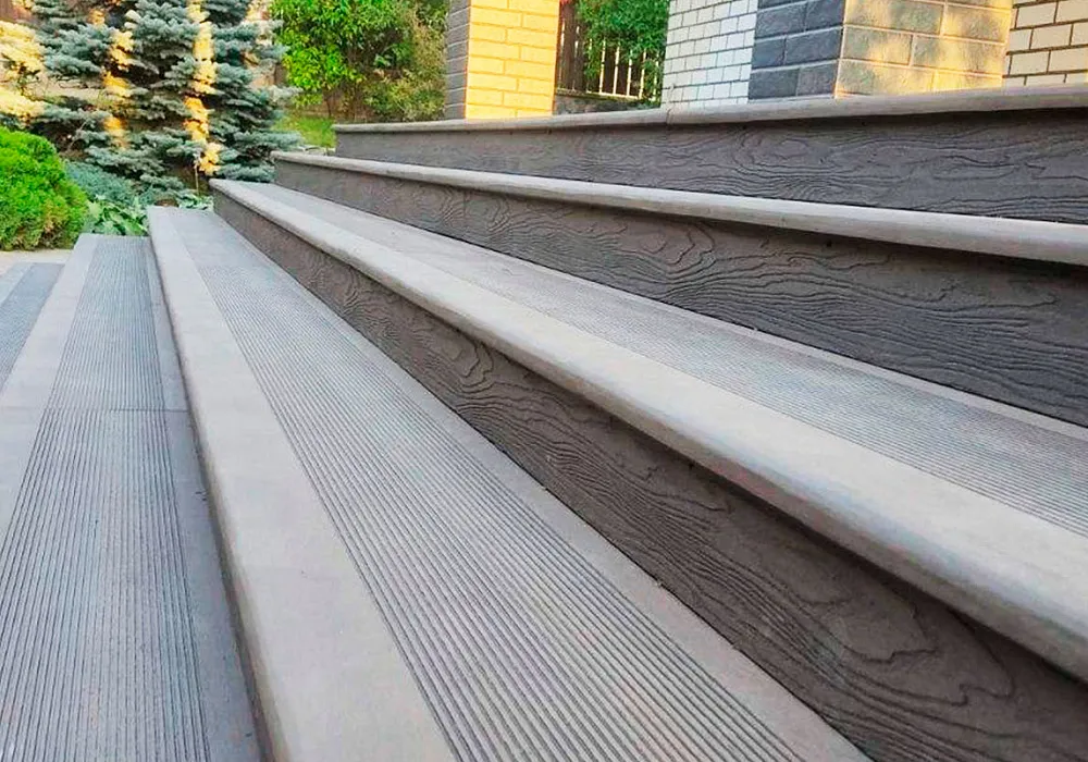 Ступени и терраса из ДПК в Зацени. Ступени и терраса из ДПК в Зацени.