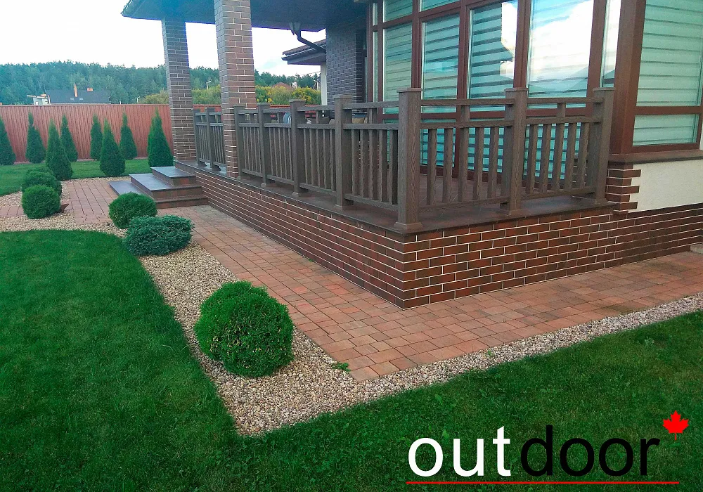 Крыльцо с ограждениями Крыльцо с ограждениями