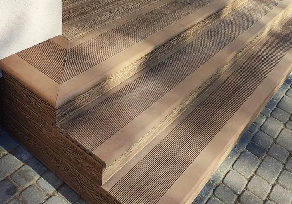 Террасный настил со ступенями Террасный настил со ступенями