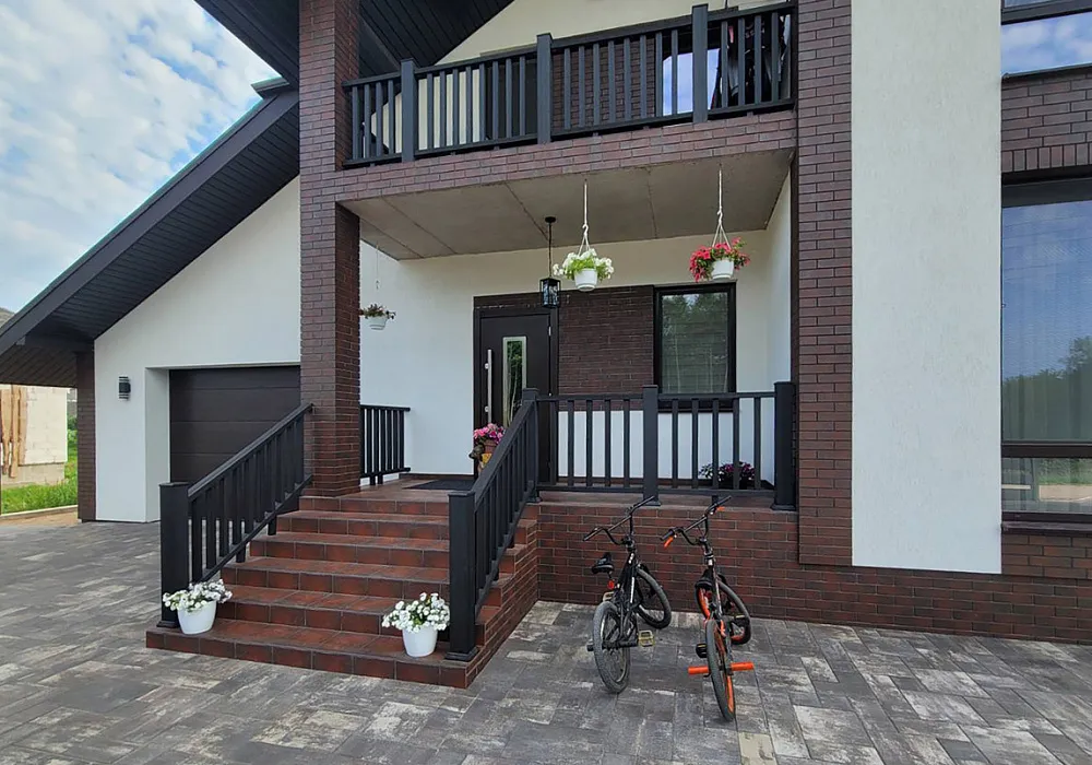 Ограждения на террасе и балконе частного дома Ограждения на террасе и балконе частного дома